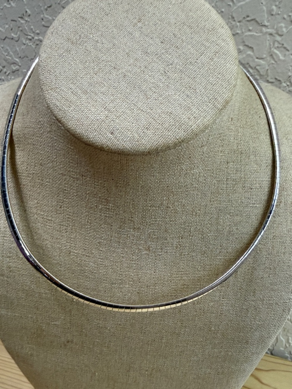 Fashion Jewelry Gold Tone Collar Necklace - Picture 4 of 6